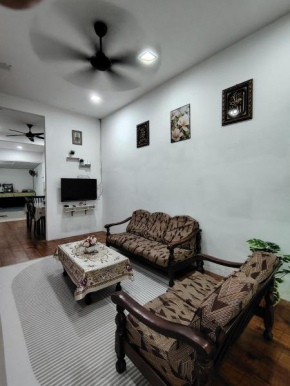 Bakti Impian Homestay 769